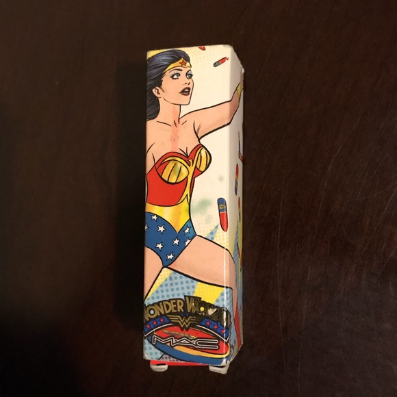 HTF Rare MAC WonderWoman Marquise D’ - Picture 3 of 5